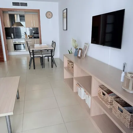 Costa Beach, Pool And Parking Apartman