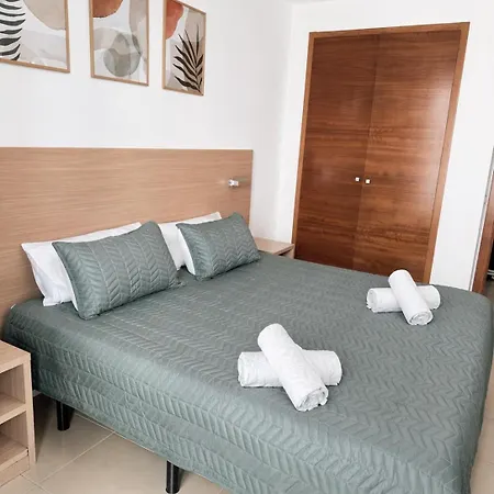 Costa Beach, Pool And Parking Apartmán